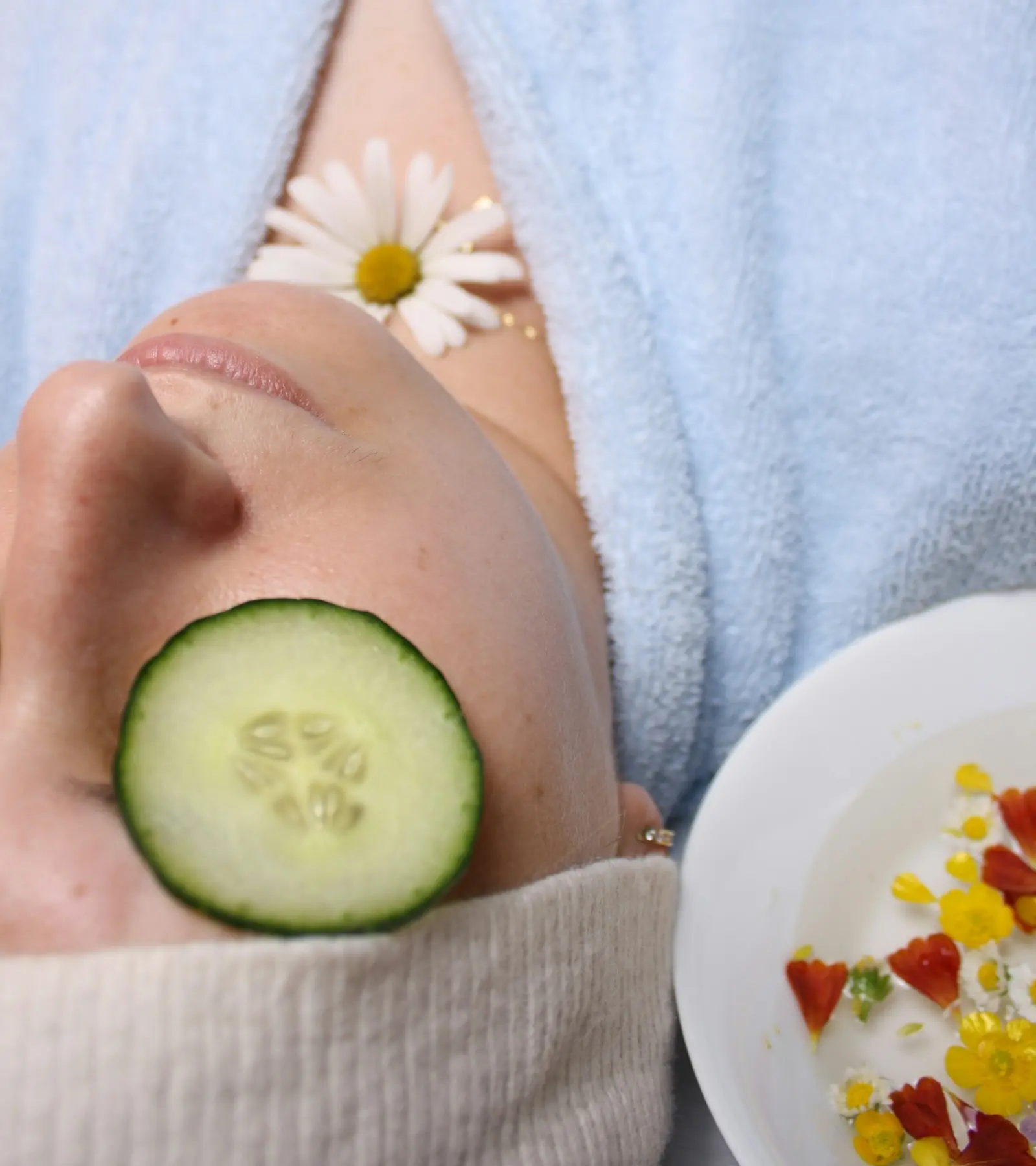 Cooling facial mask and consultation in Bangkok